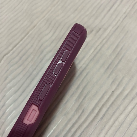 Purple phone case for Samsung s23 plus - Picture 4 of 4